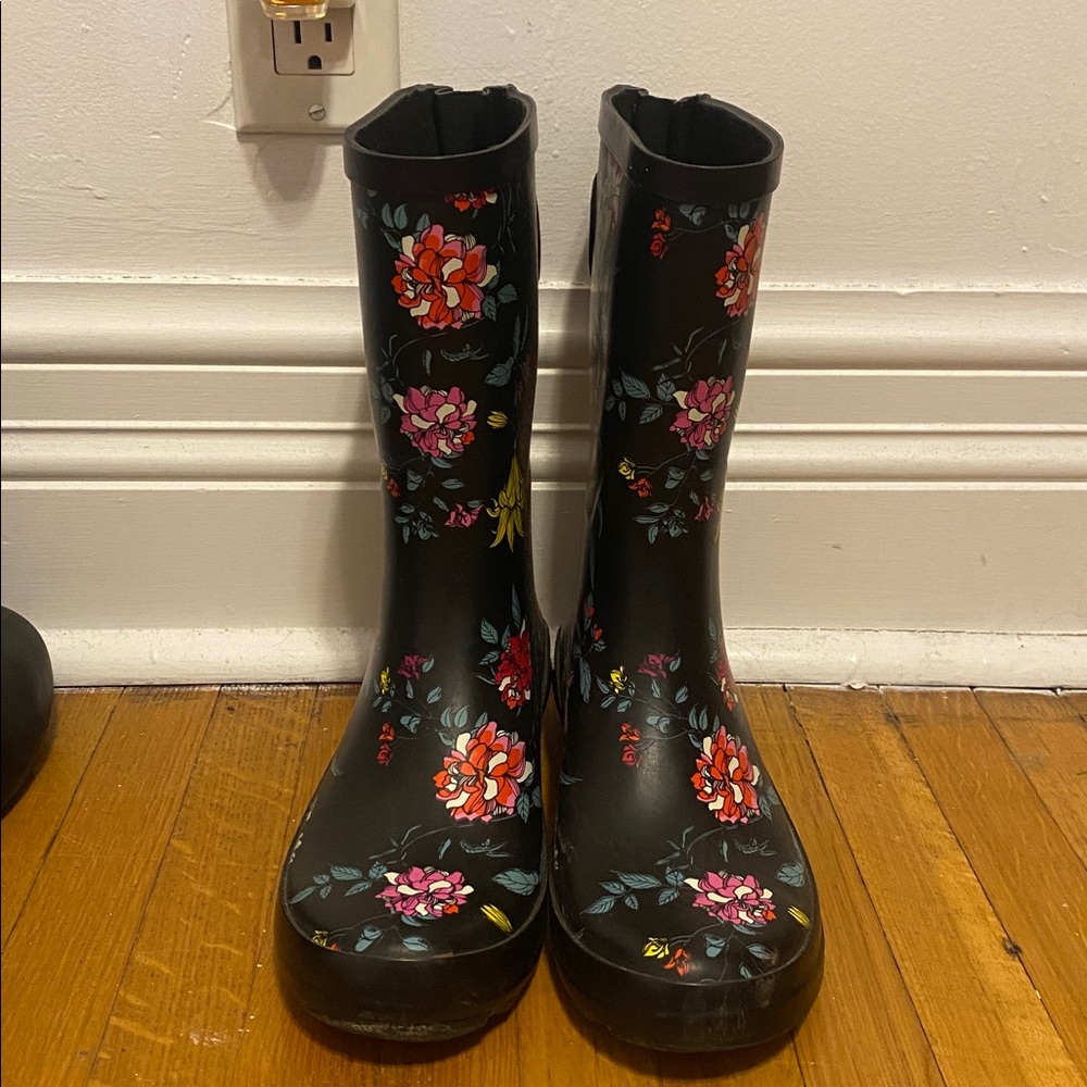 George Size 7 Floral Rain Boots